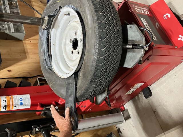 Demonstration of Zeppa keeping hands away from danger.